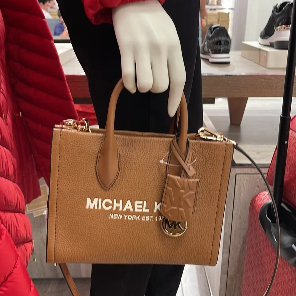 MICHAEL KORS Mirella Sm Shopper TZ XBody Pebbled Leather Crossbody
Luggage
NWT - Picture 16 of 16